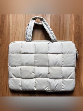 Bagsmart Cream Puffy Laptop Bag